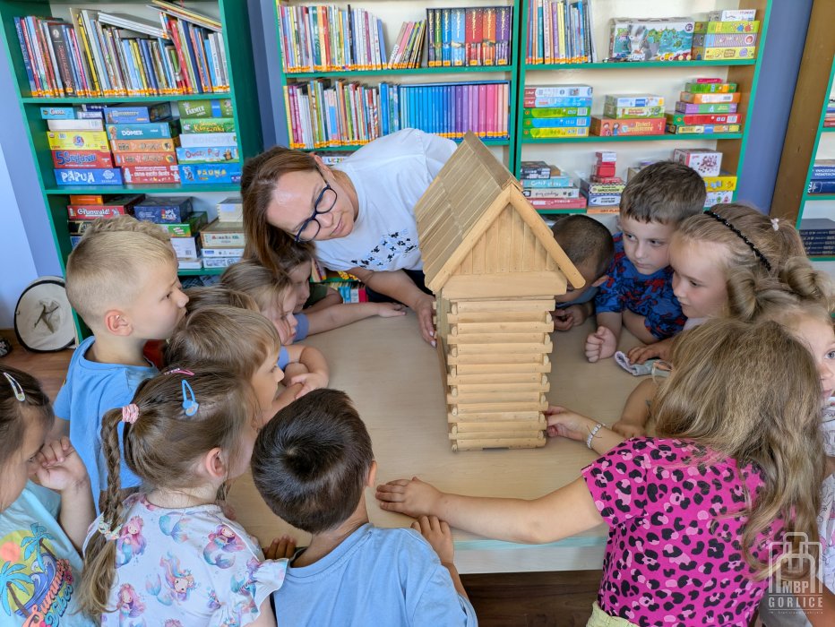 Biblioteka Gorlice, Lato z Biblioteką Dzieci szukaja królowej